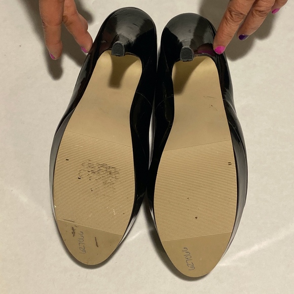 Madden Girl black heels with strap, size 10 - Picture 4 of 4